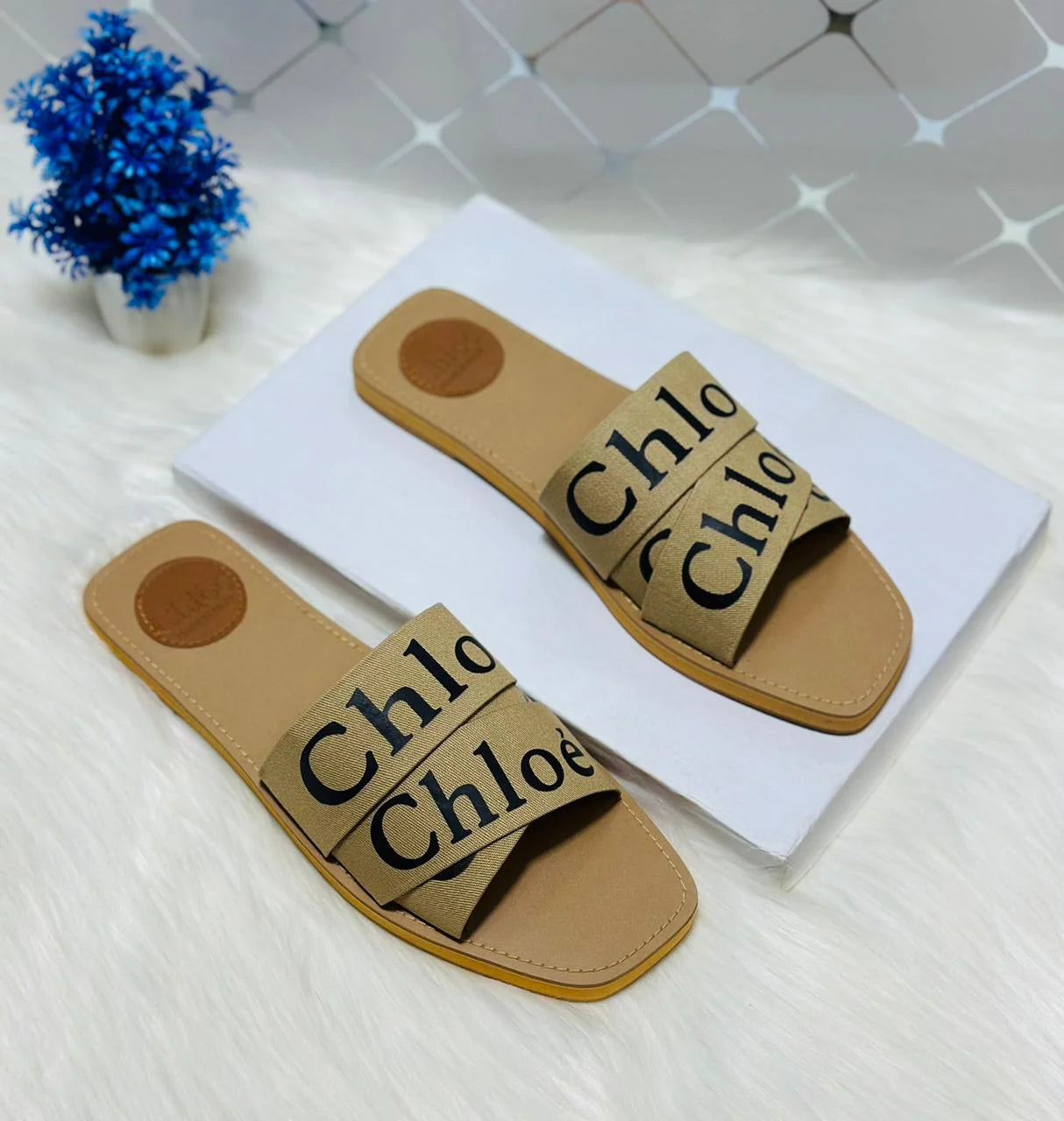Woody Flat Mules