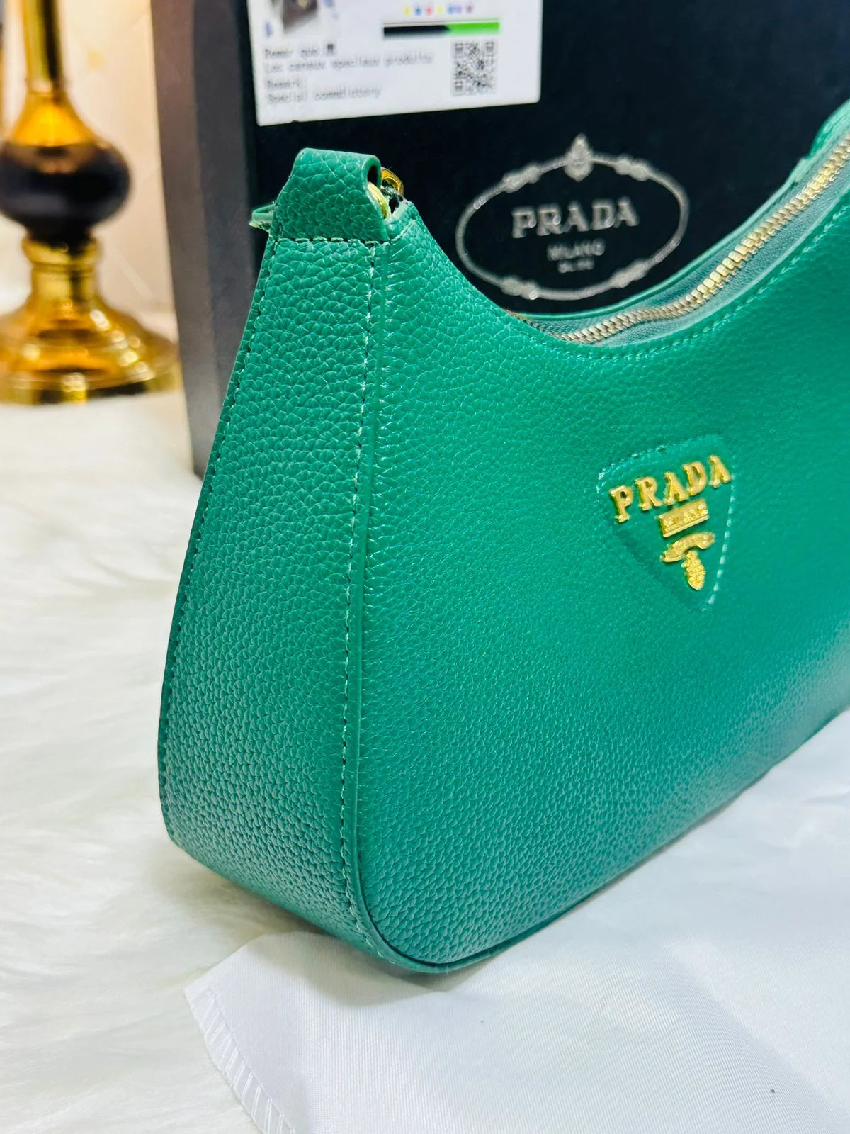 Vitello Dino Shoulder Bag
