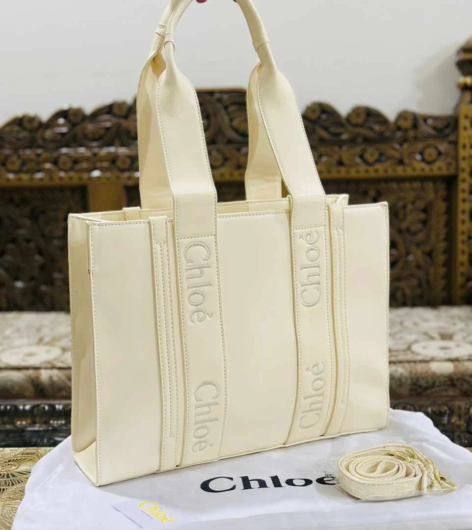 Woody Medium Tote Bag