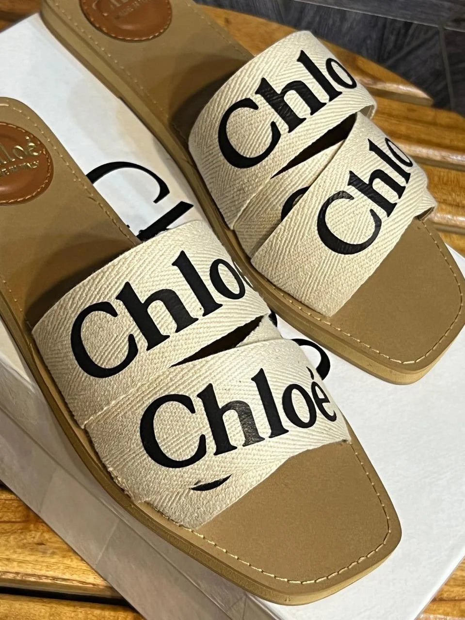 Woody Flat Mules