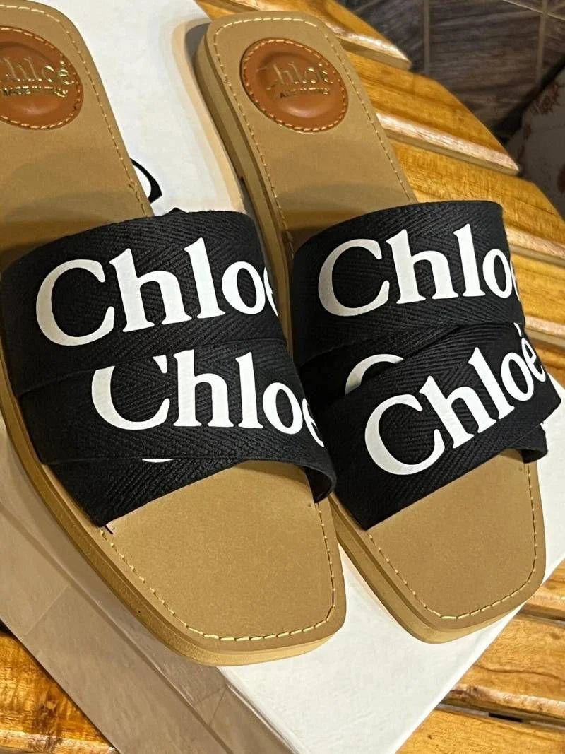 Woody Flat Mules
