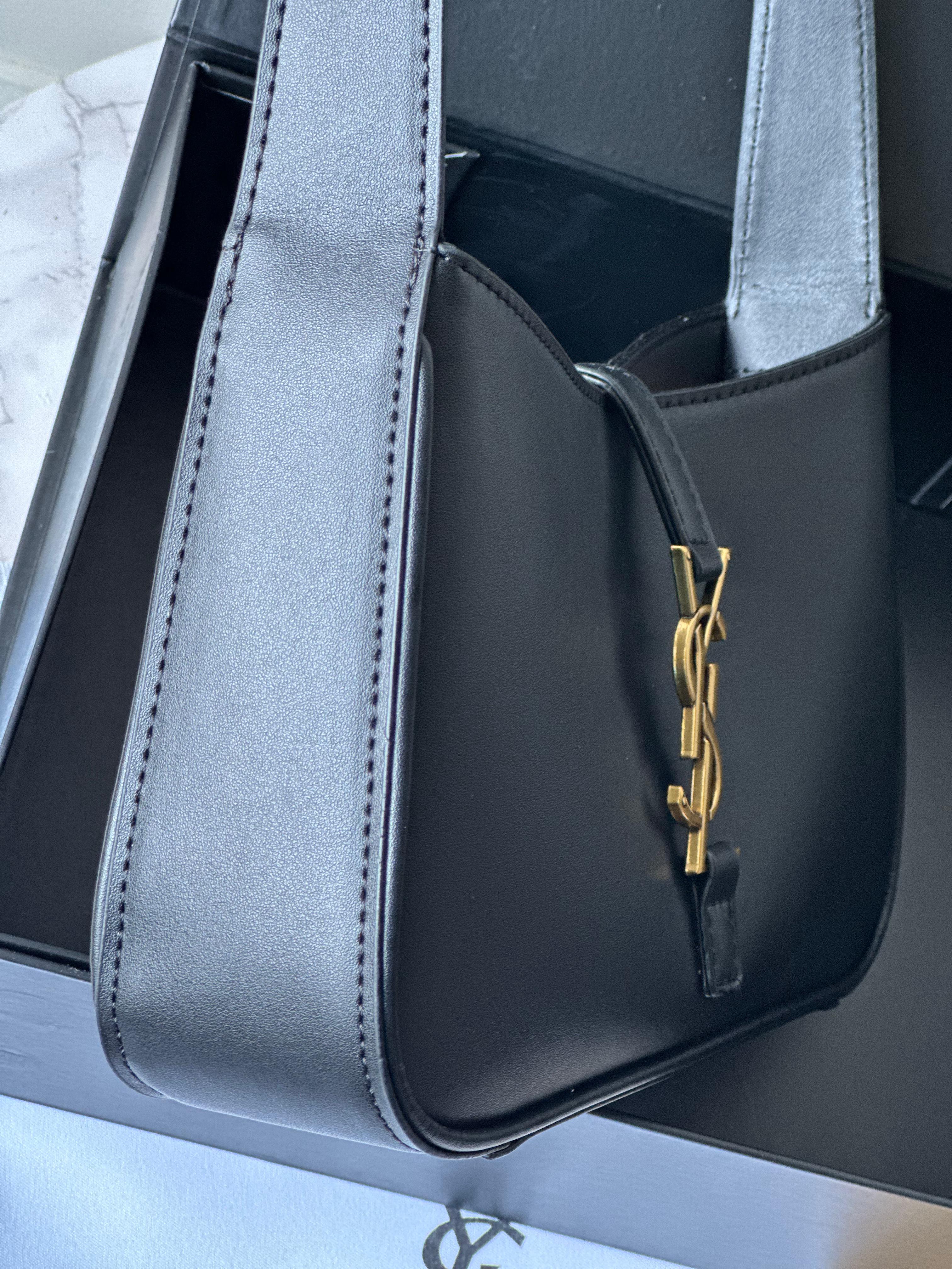 Le 5 à 7 Leather Shoulder Bag