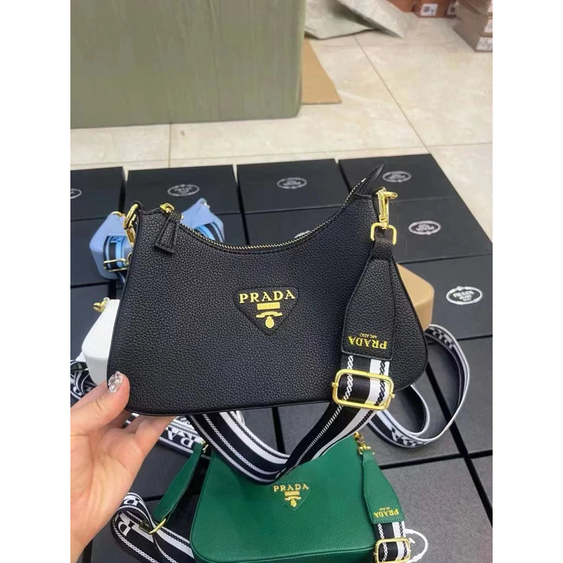 Vitello Dino Shoulder Bag