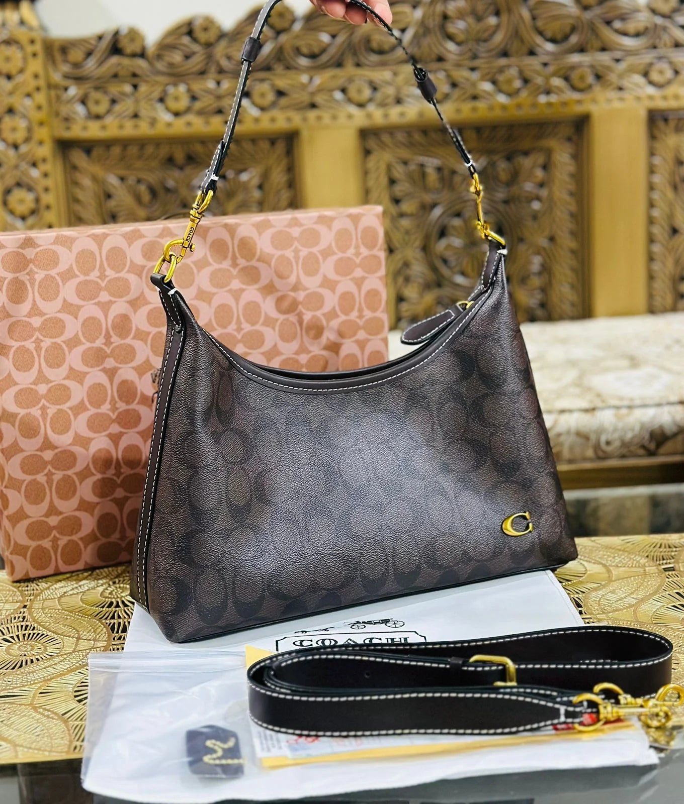 Women Laurel Bag In Signature Canvas