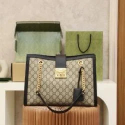 Double G Padlock Medium Shoulder Bag