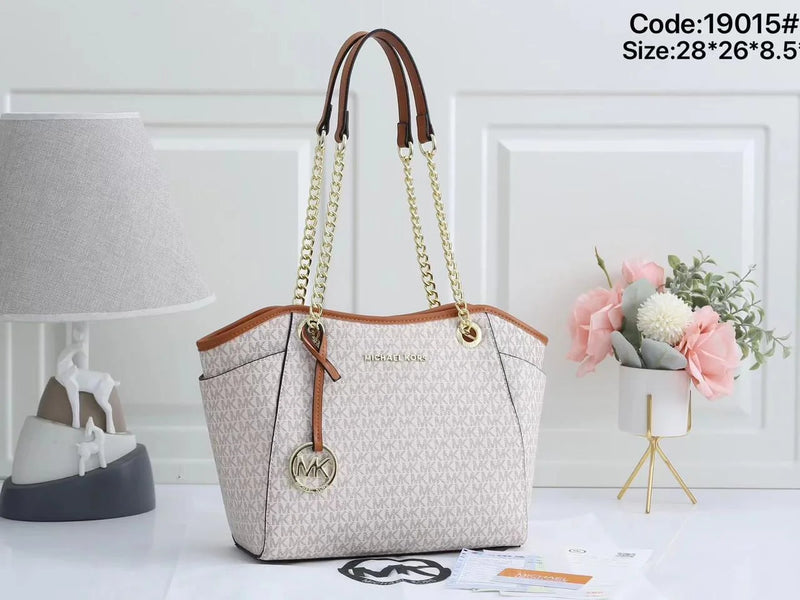 Jet Set Chain Shoulder Tote Bag