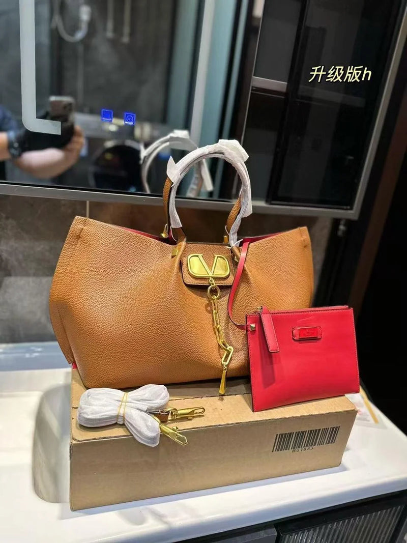 Grainy Calfskin Medium VLogo Escape Shopper